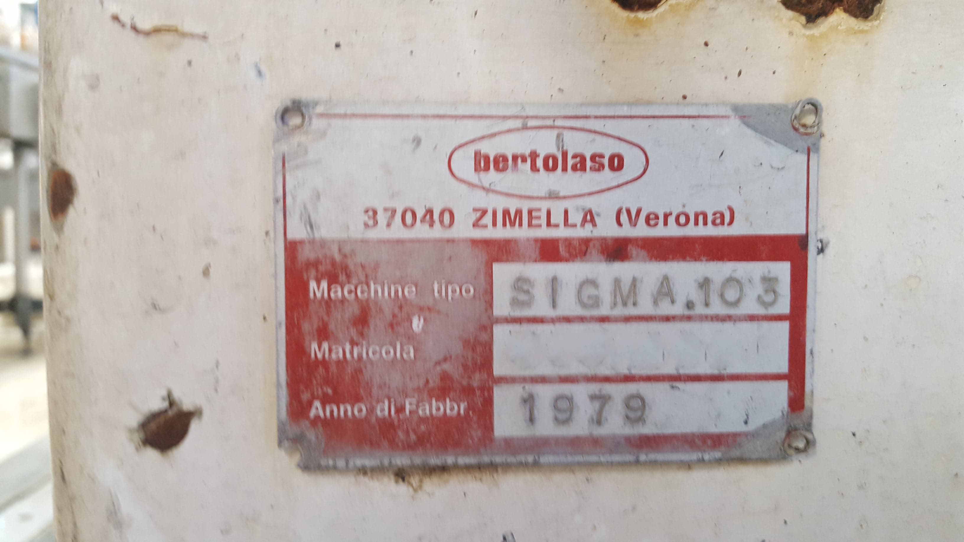 Nameplate of Bertolaso Sigma 103