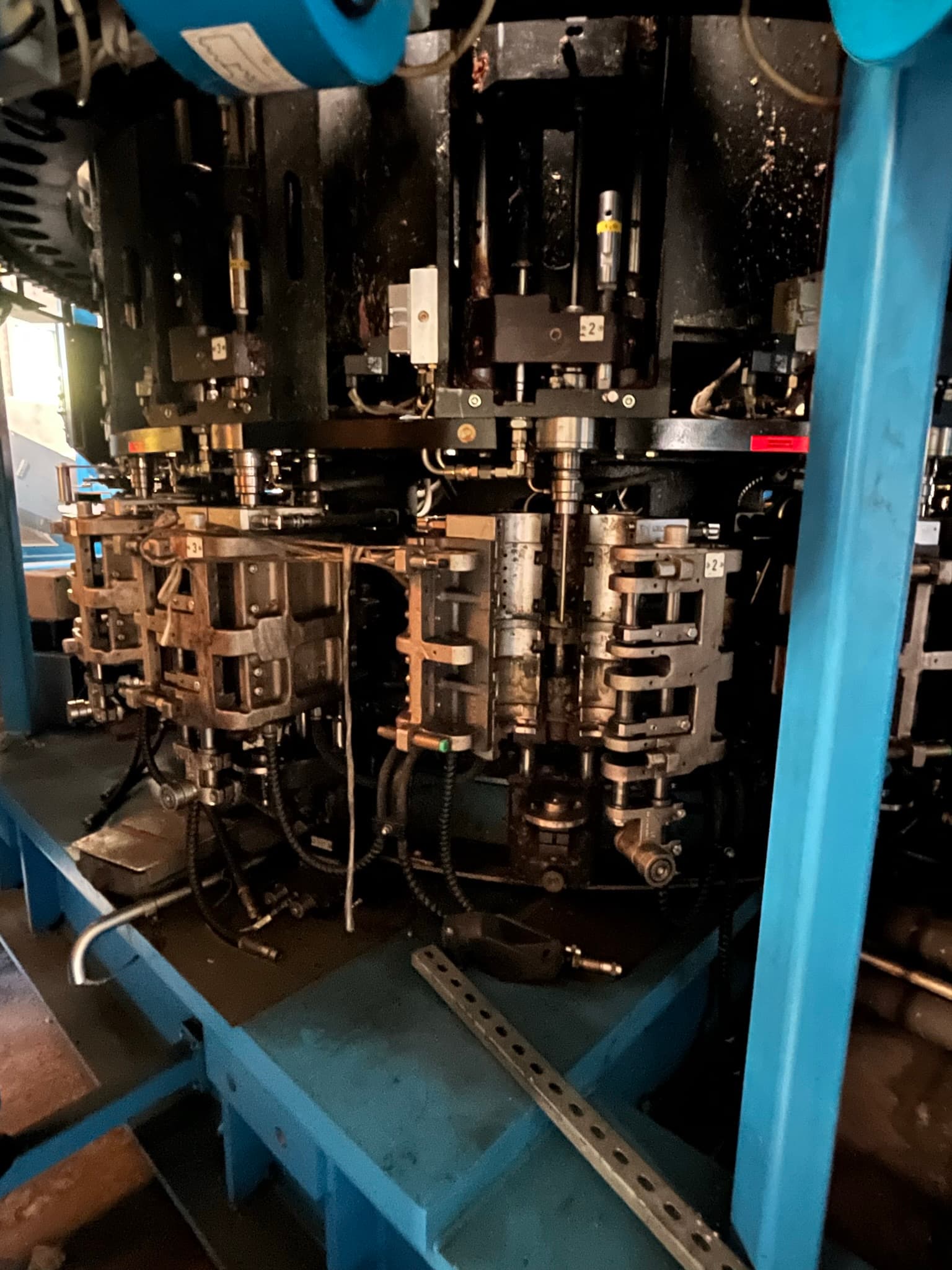 Back view of Krones Contiform