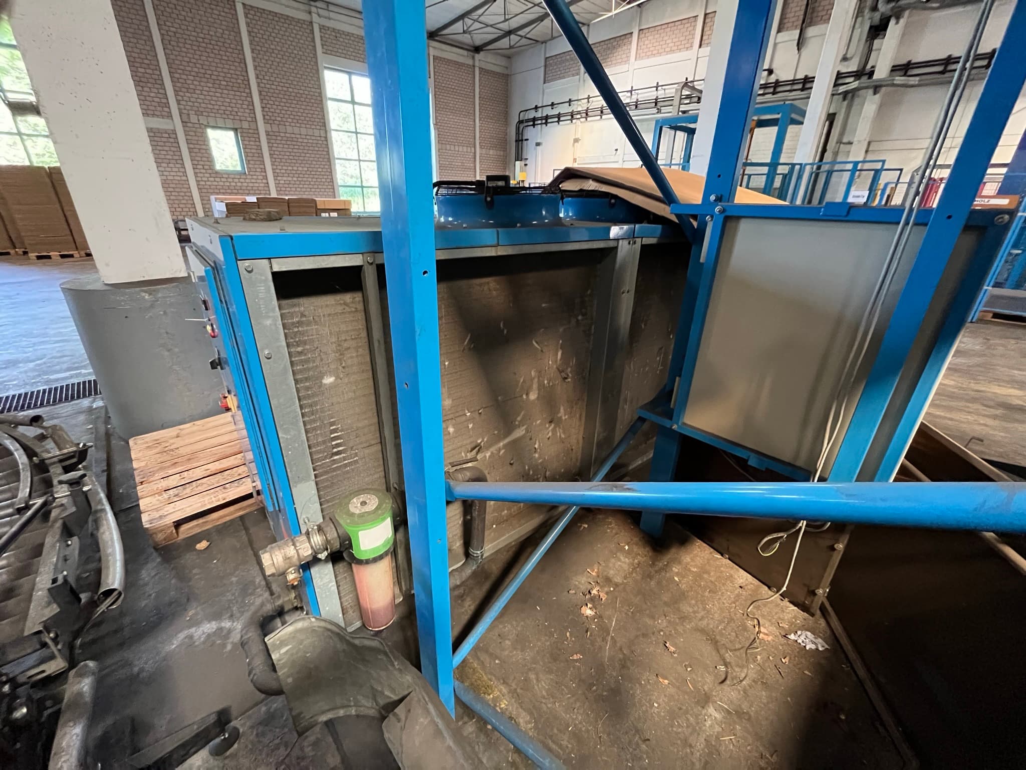 Side view of Krones Contiform