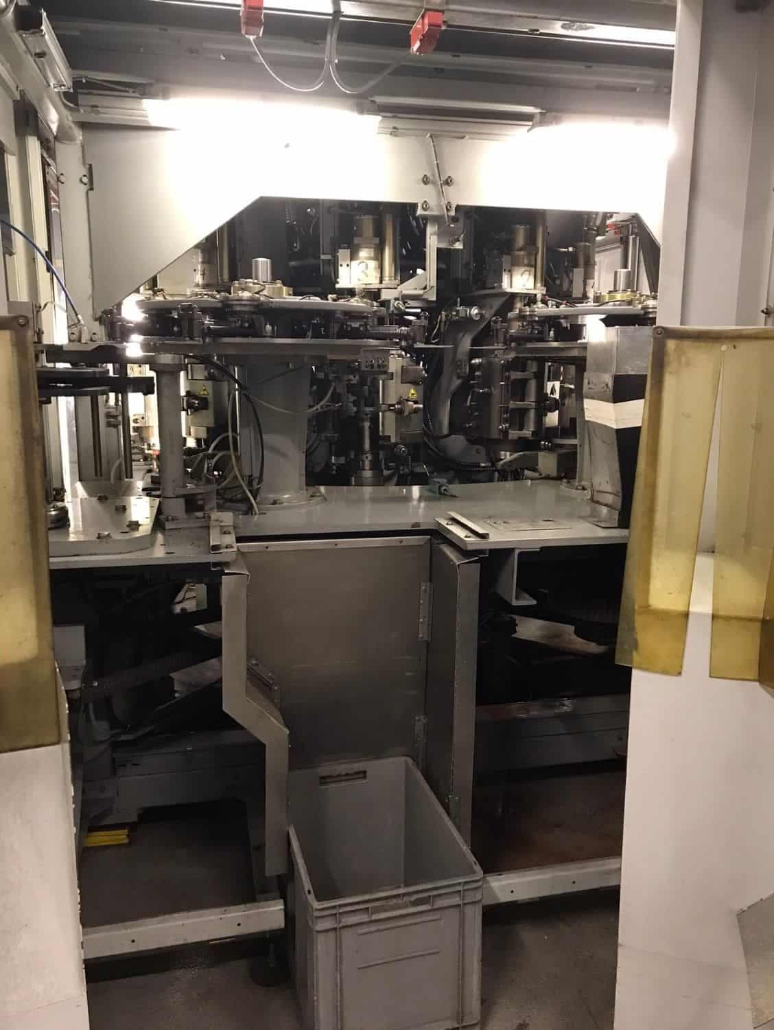Side view of SIDEL SBO 10