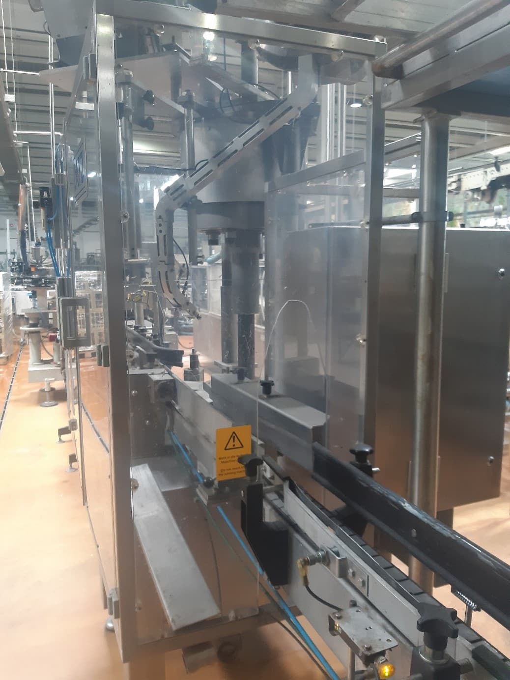 Side view of Dr. Datz GmbH Getränke- und Sondermaschinenbau VS 4 L