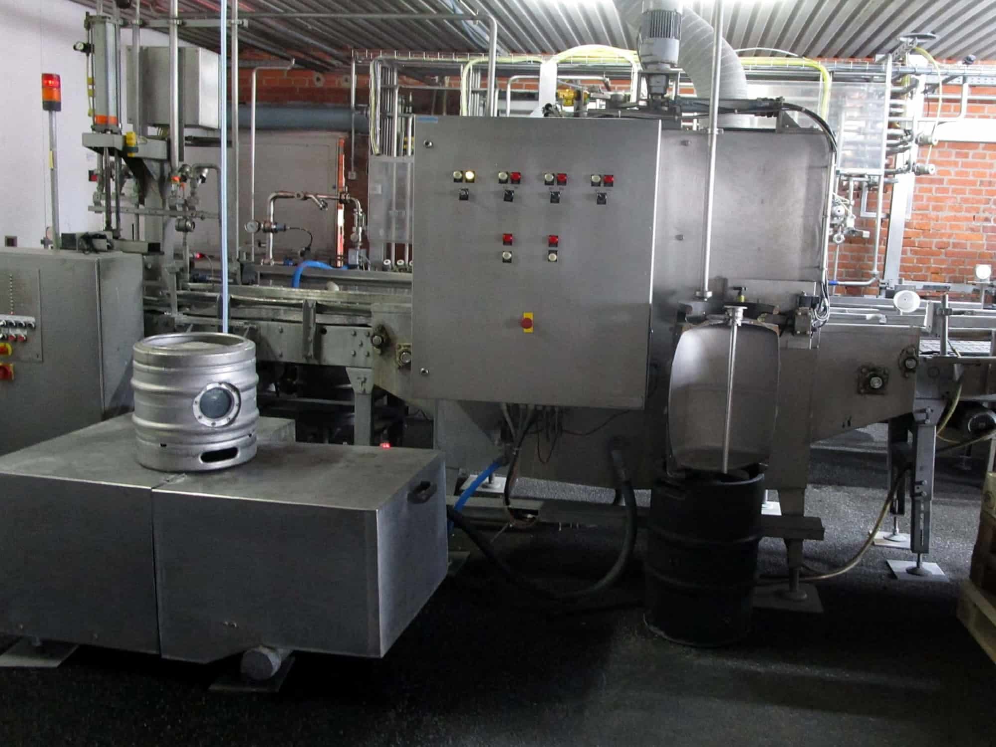 Side view of Leifeld + Lemke -