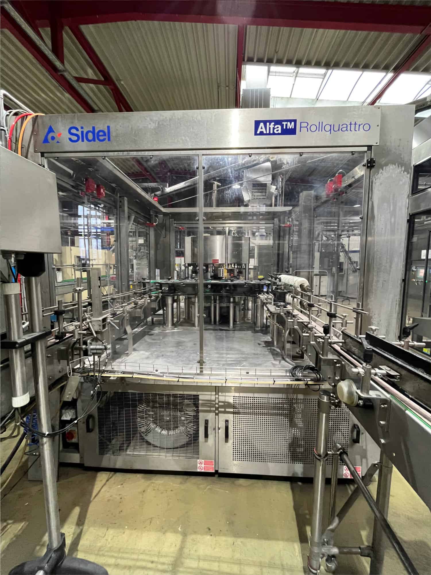 Side view of Sidel KHS / Sidel / Simonazzi
