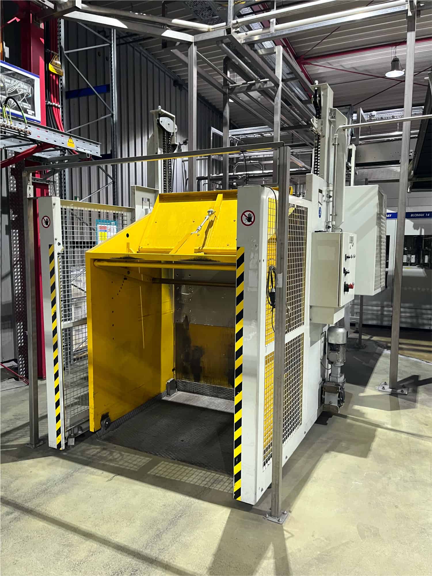 Side view of Sidel KHS / Sidel / Simonazzi