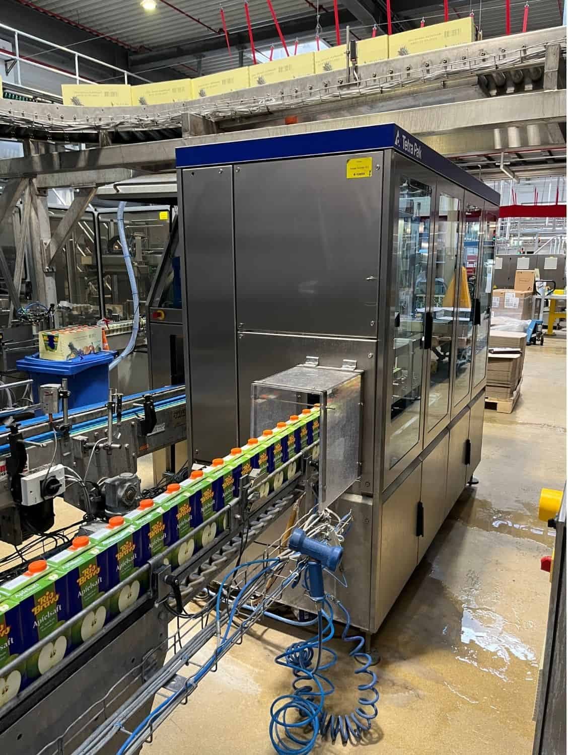 Side view of Tetra Pak TBA 21 