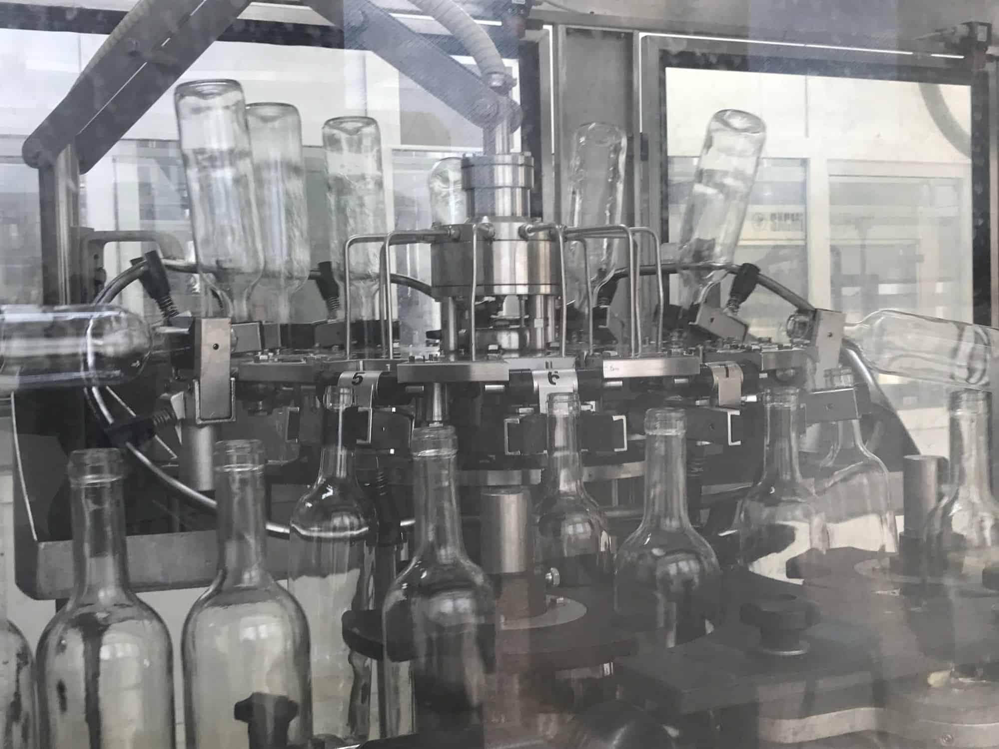 Right view of Cortelazzi Fintec Arol Disposable glass line for wine and spirits