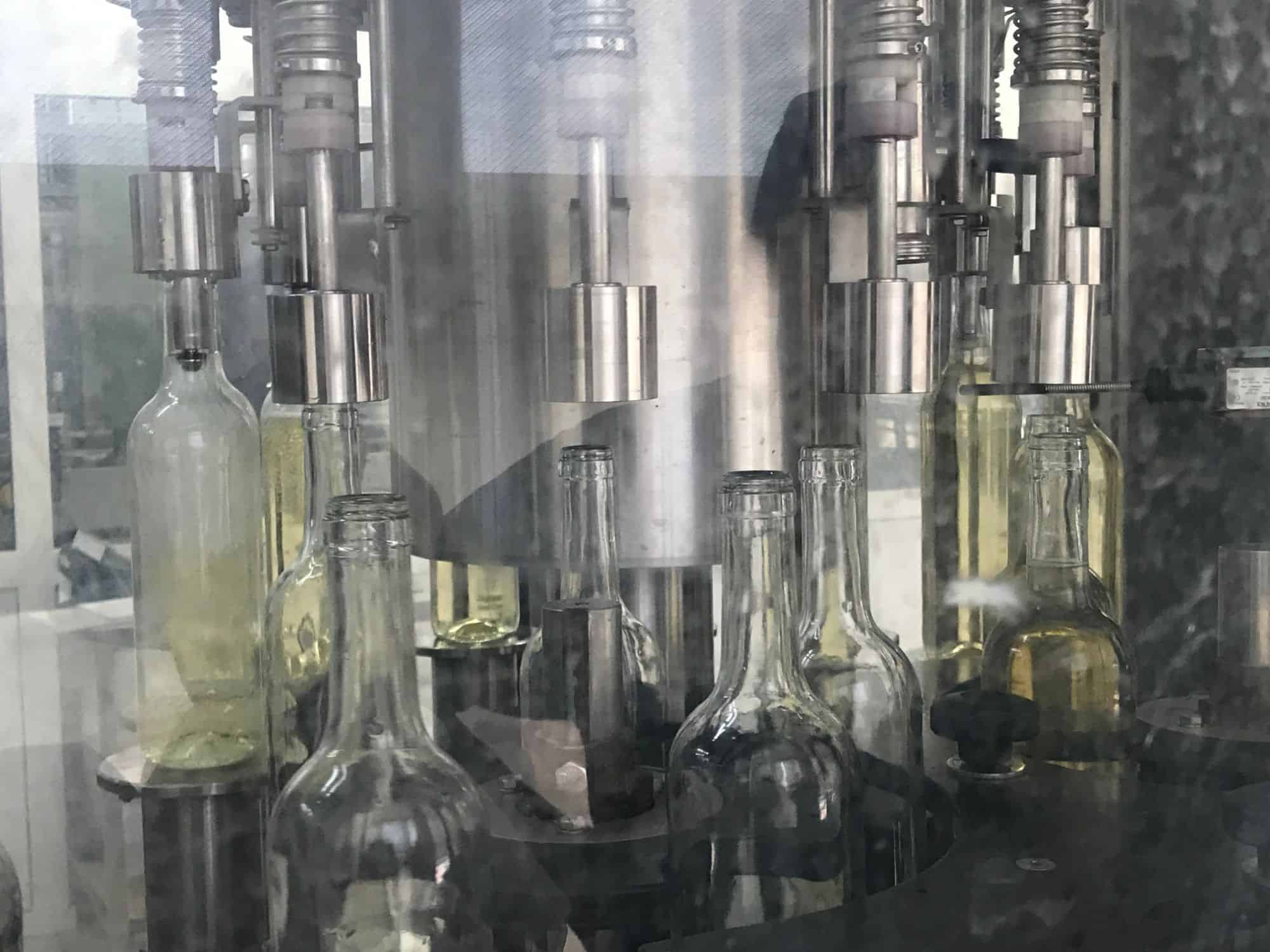 Working room of Cortelazzi Fintec Arol Disposable glass line for wine and spirits