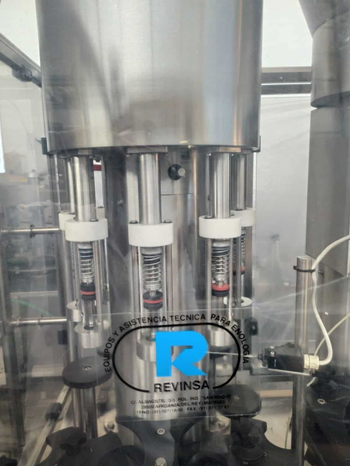 Working room of Revinsa Filling Line for non-returnable glass bottles