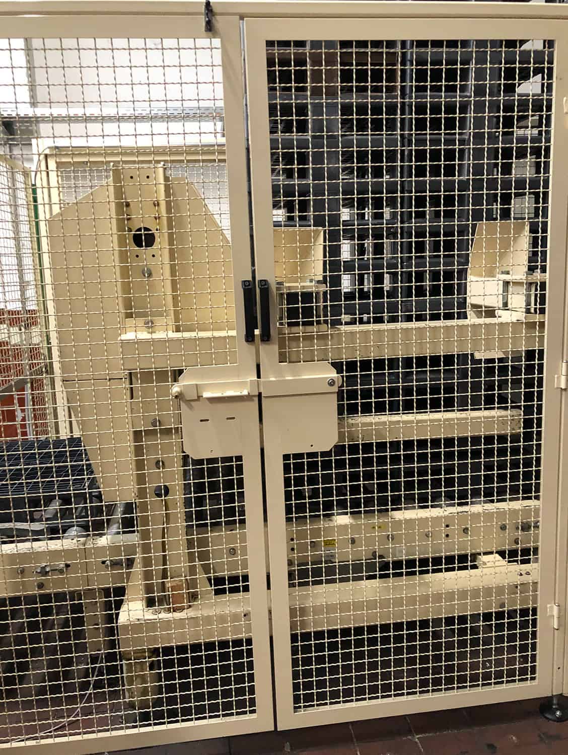 Side view of Kettner Pressant Universal
